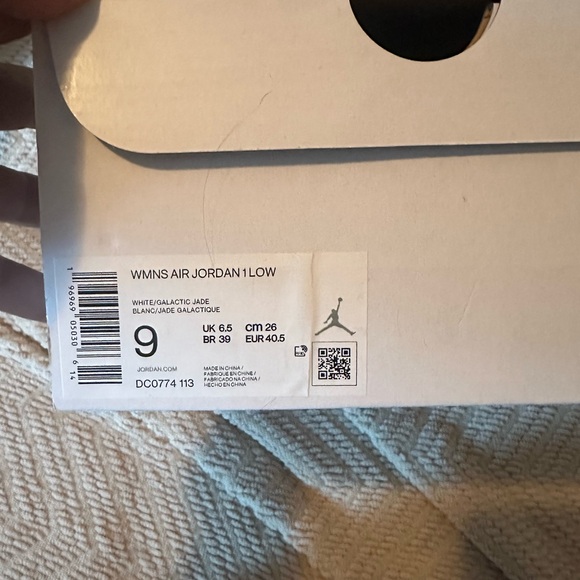 new unused. selling because they are not my size